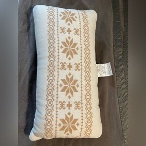 NWT Winter/Holiday Pillow